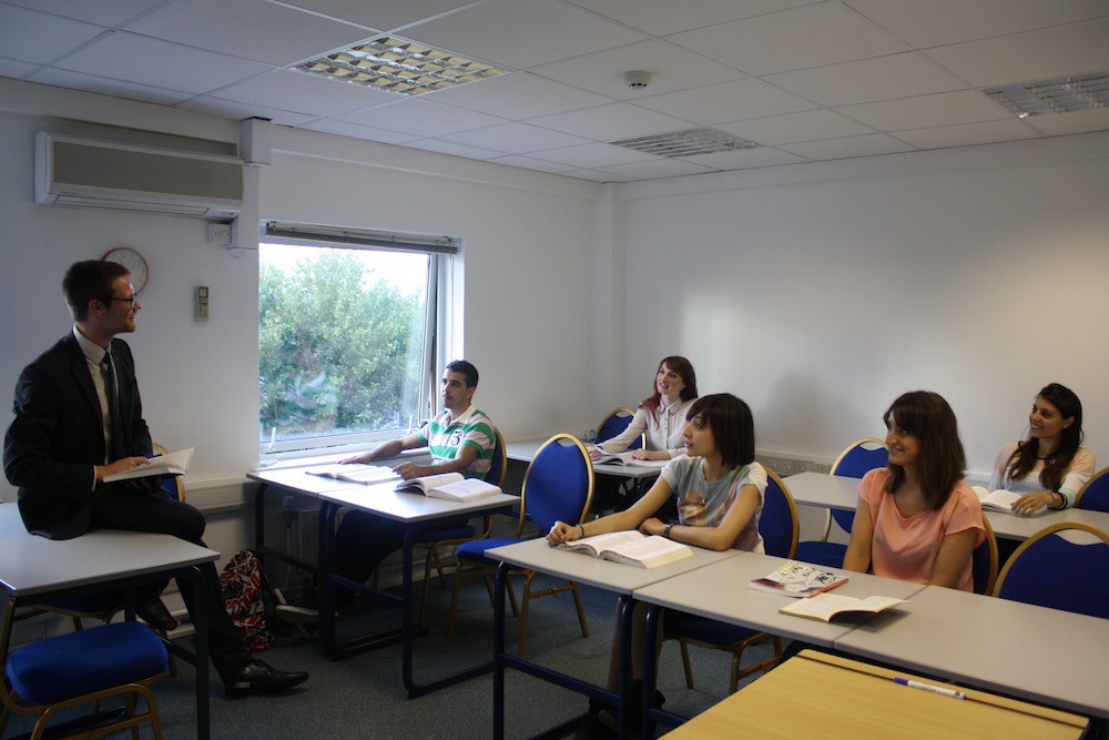 essay writing courses london